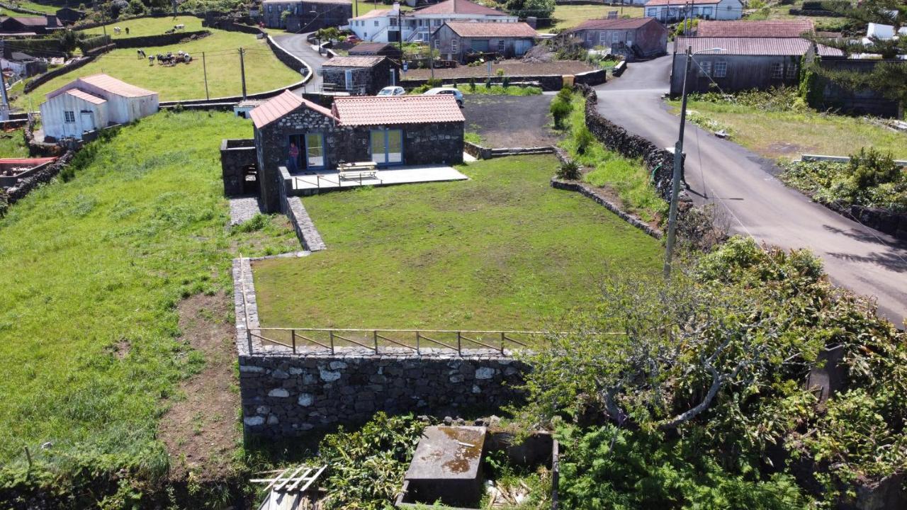 Casa Da Ribeirinha Holiday home *